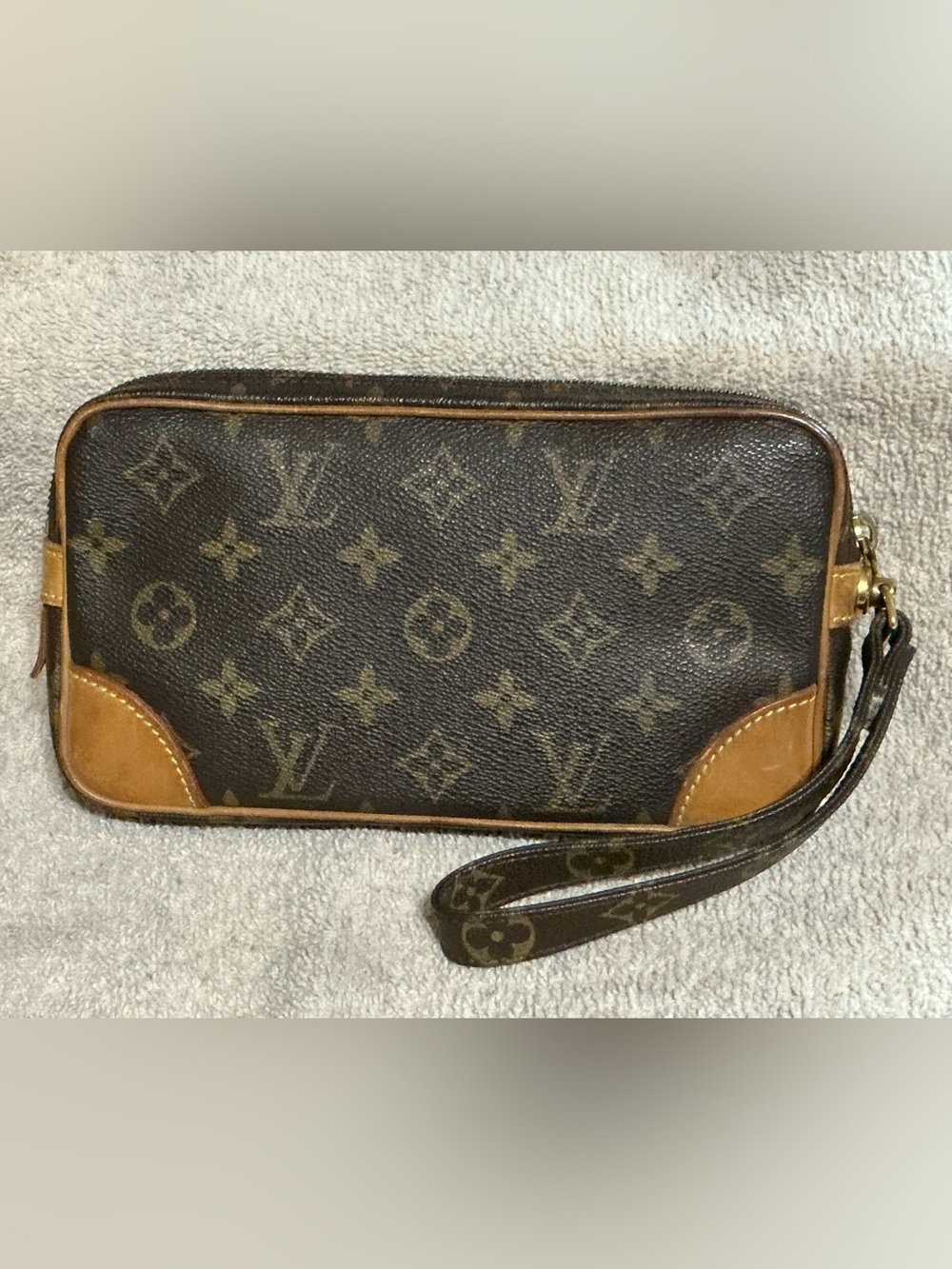 EUC LOUIS VUITTON MARLY DRAGONNE PM WRISTLET